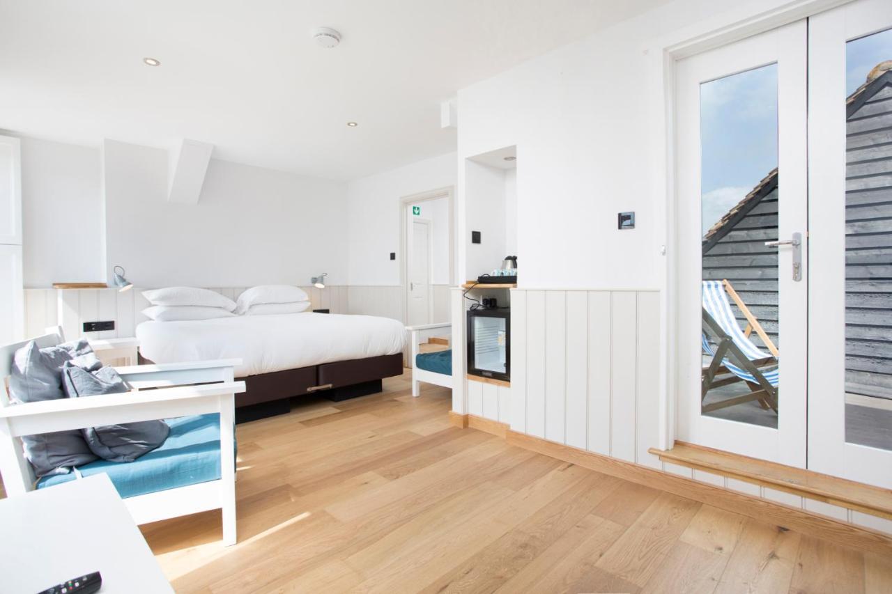 Отель Boat House 3*